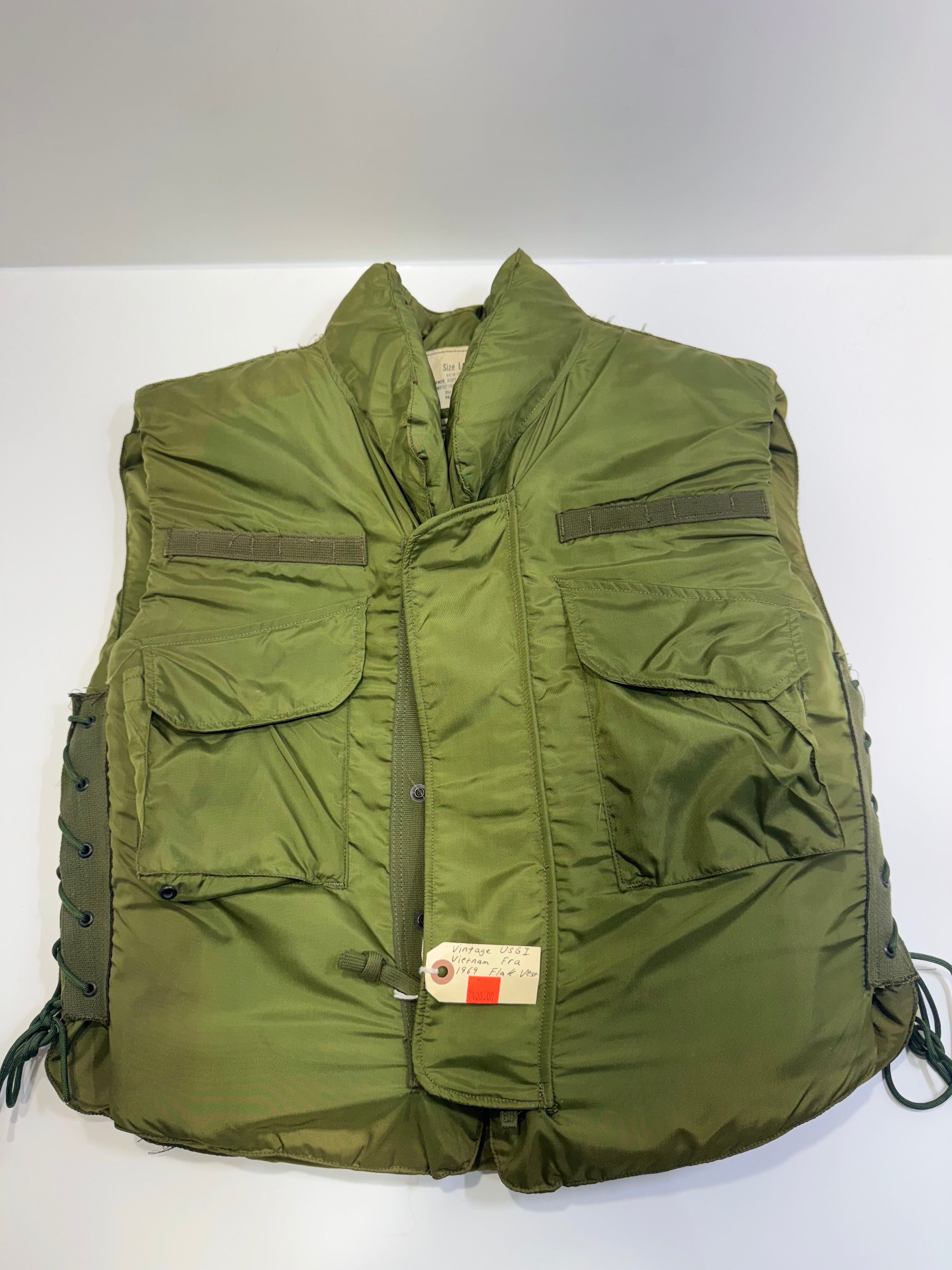 USGI Vietnam era 1969 Flak vest size large