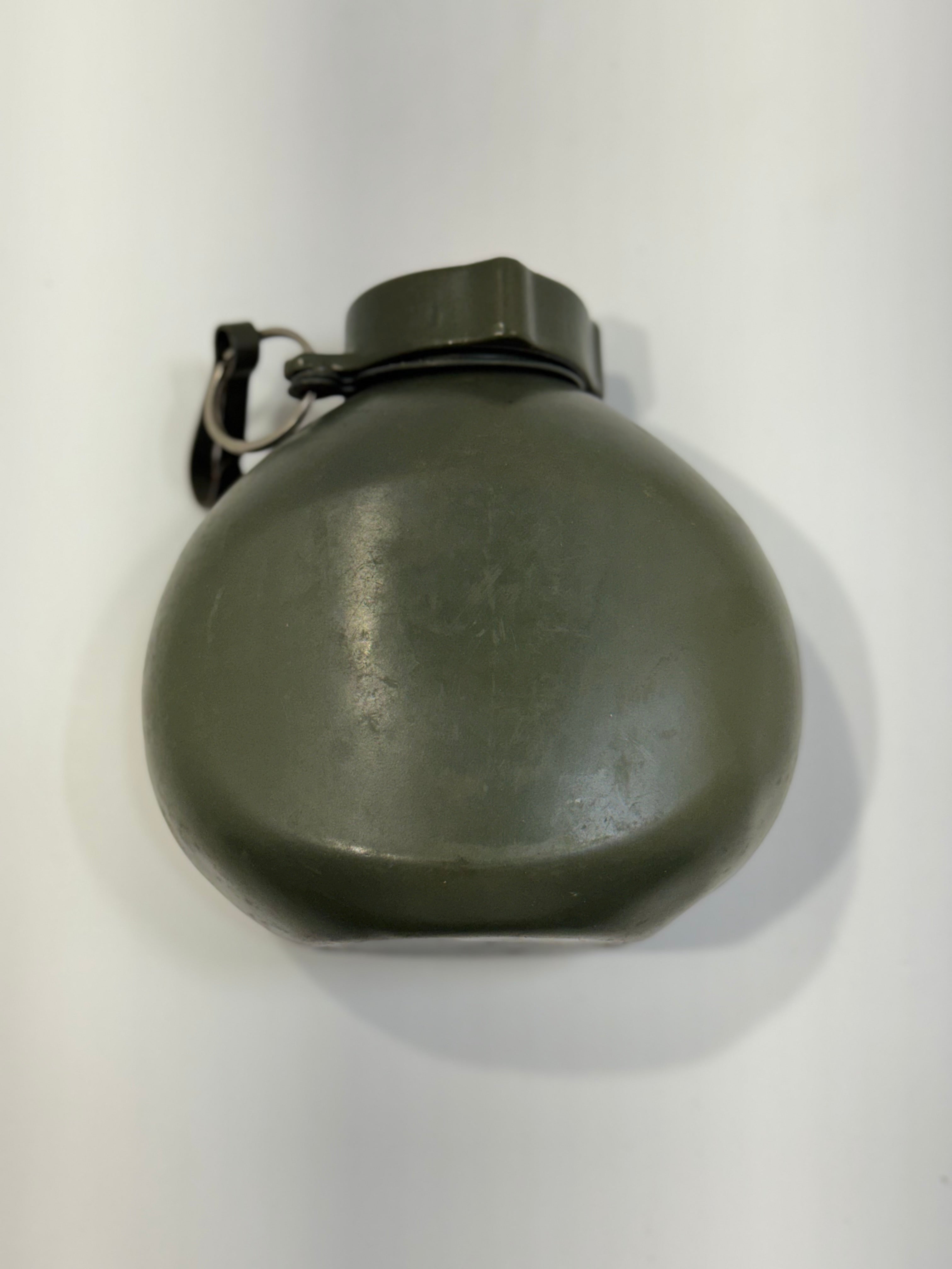 Hungarian M70 Canteen